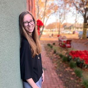 Meet your Posher, Lauren